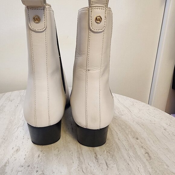 Michael Kors Kinlee Pointed-Toe Pull-On Boo Light Cream 10M - B006 - Picture 2 of 11